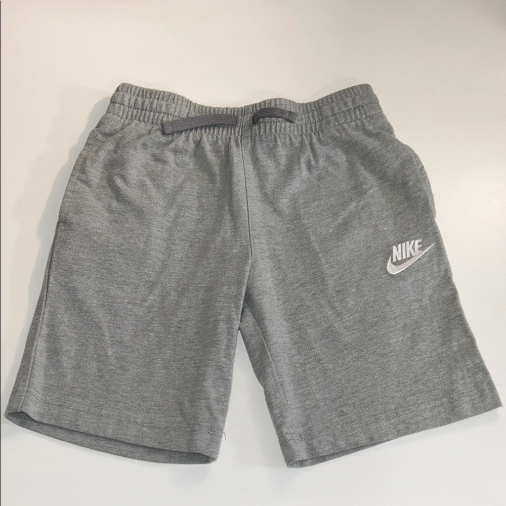 Nike Boy’s Gray Pull On Athletic Summer Shorts Size 7